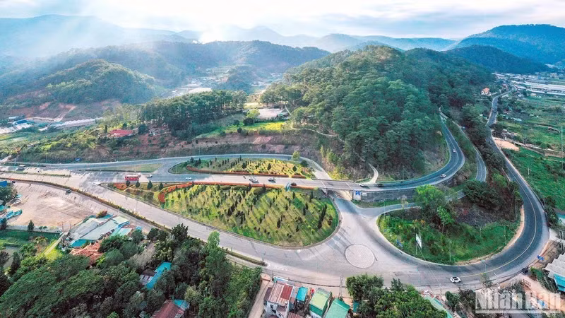 End point of Lien Khuong-Prenn Highway in Lam Dong Province.
