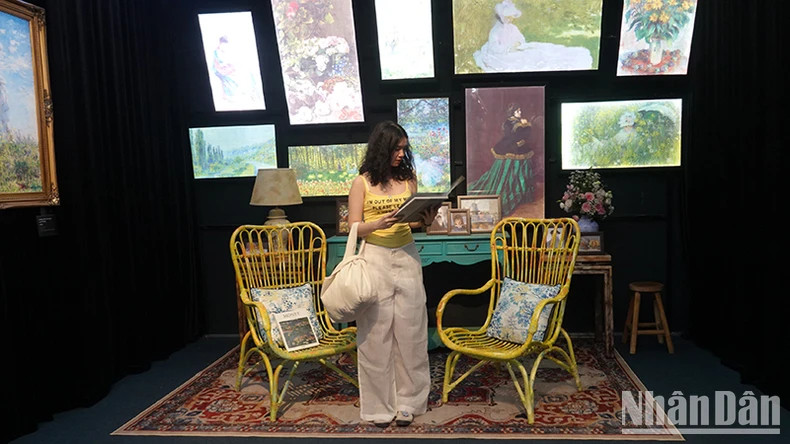 The space displays more than 100 typical works of the great painter Claude Monet.