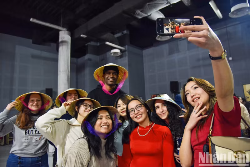 The event aims to help the students to strengthen solidarity and preserve the nation’s cultural traditions.