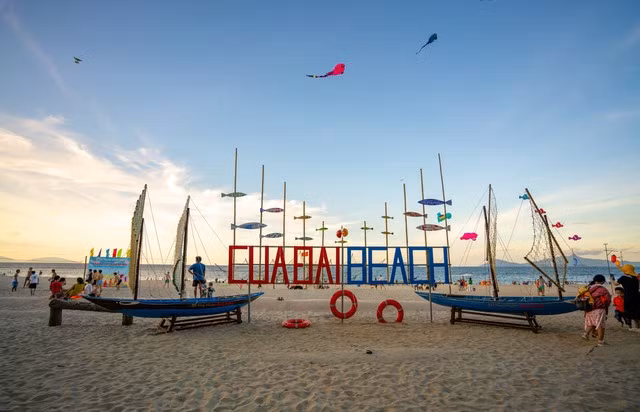 Many activities such as music, cuisine, and sports events and weekly music exchange performances by street music groups and acoustic clubs will also be held at Cua Dai Beach.
