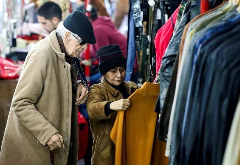 People shop in a used clothing store in Buenos Aires, Argentina, May 14, 2019. (Photo: Reuters)