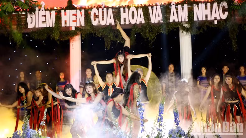 An art performance at the opening ceremony.