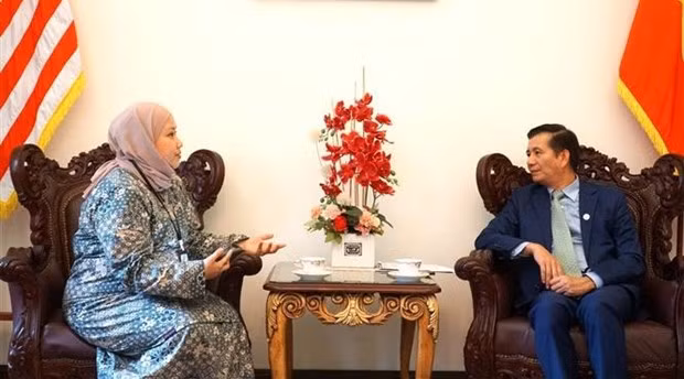 Vietnamese Ambassador to Malaysia Dinh Ngoc Linh grants an interview to Bernama (Photo: VNA)