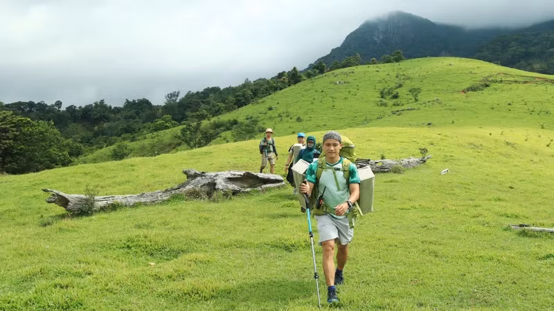 Tourists picnic at Xa Reng Grass Hill, the most beautiful one in western Quang Tri.