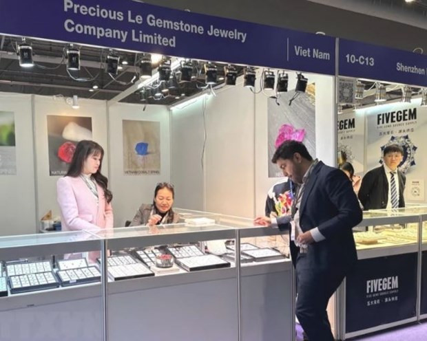 A Vietnamese booth at the 10th Hong Kong International Diamond, Gem & Pearl Show. (Photo: VNA)