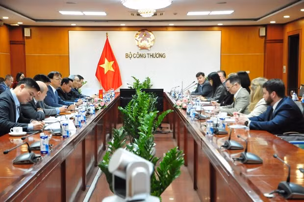 The meetings between officials of the Vietnamese Ministry of Industry and Trade and the US Department of Agriculture in Hanoi on February 27 (Source: Ministry of Industry and Trade)