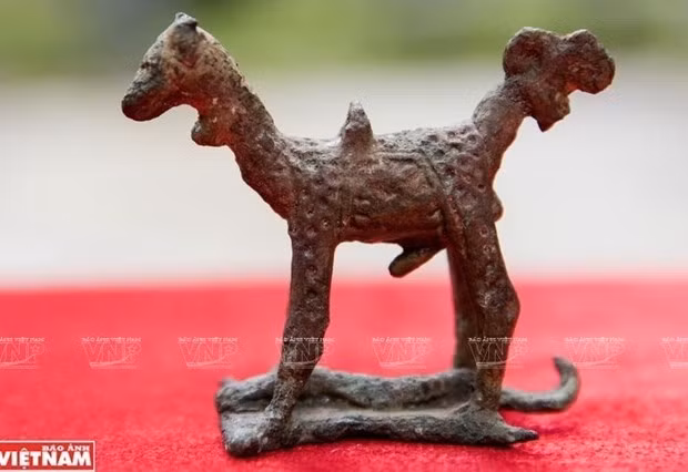 3,000-year-old Doc Chua animal figure is found in Binh Duong’s Tan Uyen town in 1977 and recognised as a national treasure in 2013. (Photo: Vietnam Pictorial)