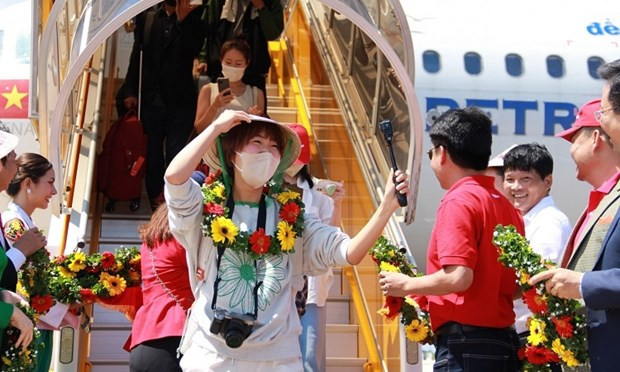 Korean tourists welcomed in Vietnam (Photo: hanoimoi.com.vn)