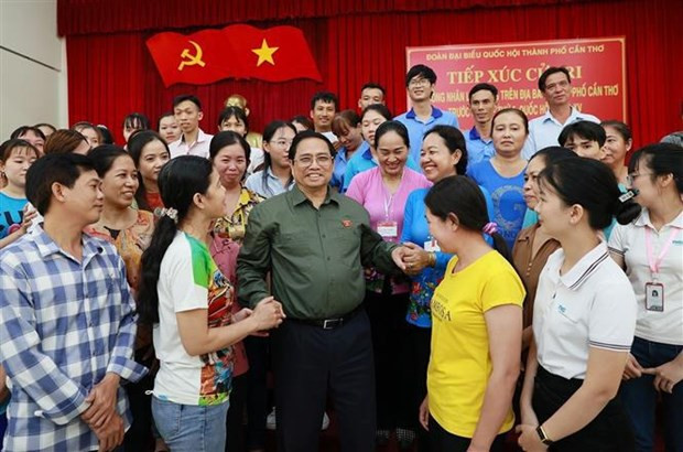 PM Pham Minh Chinh meets with voters in Binh Thuy district of Can Tho city on May 14. (Photo: VNA)