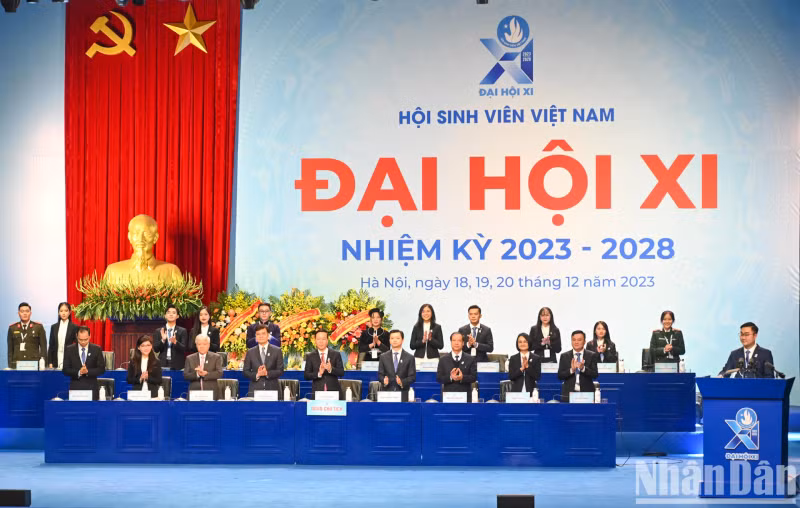 The Presidium at the 11th National Congress of the Vietnamese Student Association