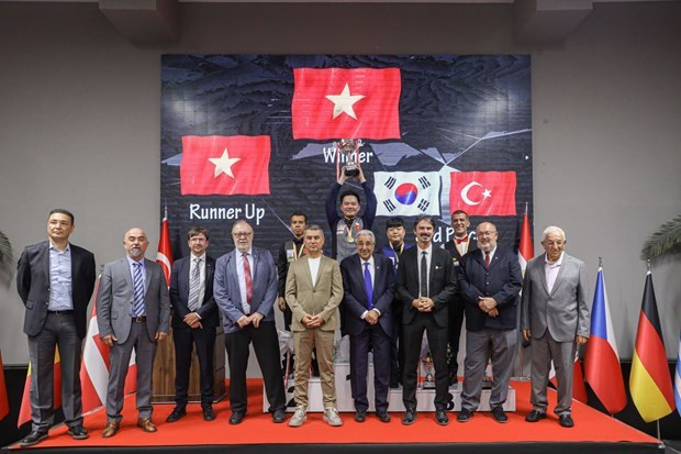 Vietnamese cueists Bao Phuong Vinh and Tran Quyet Chien make world history at the World Championship 3-Cushion 2023 in Ankara, Turkey (Photo: VNA)