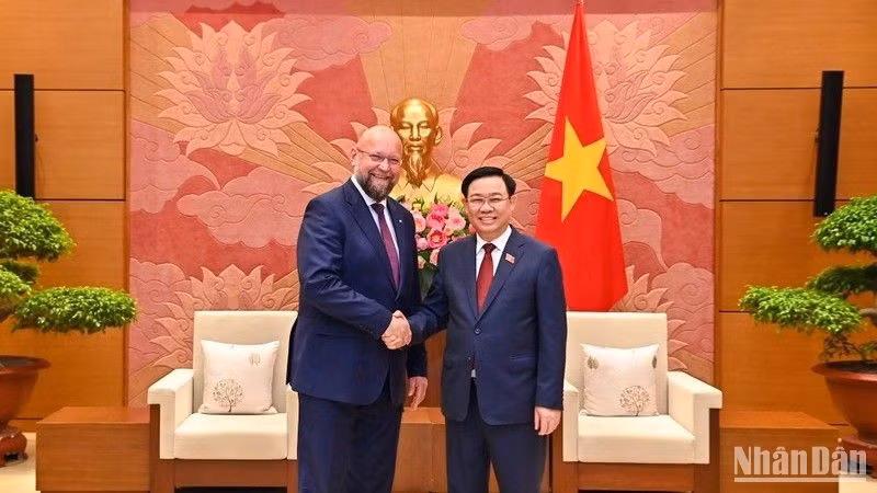 At the reception (Photo: NDO)