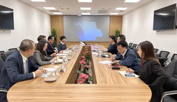 At the working session between Consul General of Vietnam in Hong Kong and Macau (China) Pham Binh Dam and representatives from the Macau Trade and Investment Promotion Institute. (Photo: VNA)