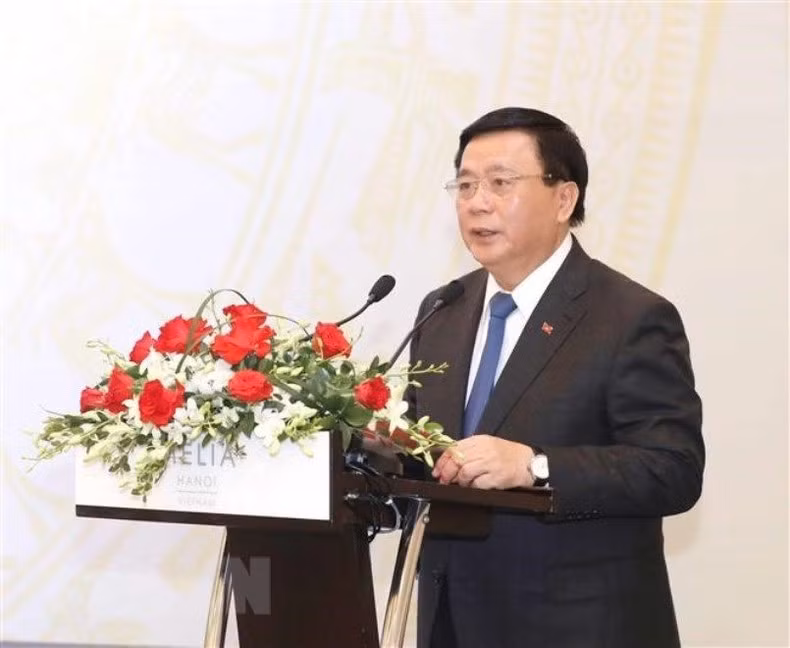 Politburo member Nguyen Xuan Thang speaks at the event. (Photo: VNA)