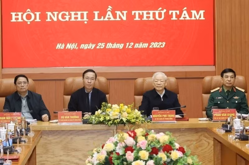 Party General Secretary Nguyen Phu Trong and leaders of the Party, State, and Central Military Commission chair the session. (Photo: VNA)
