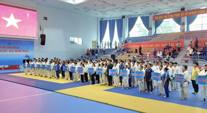 An overview of the opening ceremony.