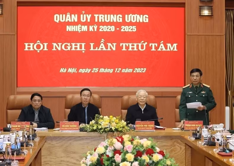 General Phan Van Giang, Politburo member, Deputy Secretary of the Central Military Commission, Minister of Defence speaks at the session.