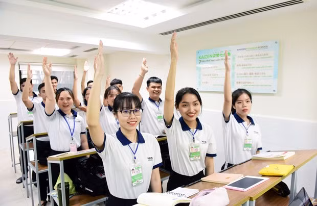 A training class for workers who want to work abroad. (Photo: tuoitre.vn)
