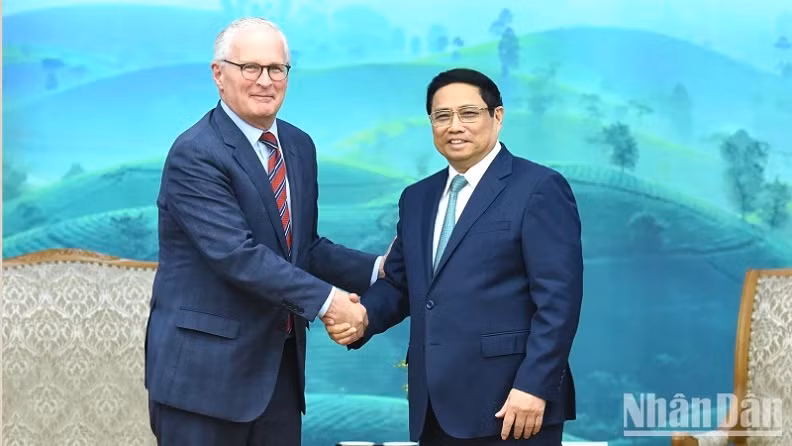 Prime Minister Pham Minh Chinh receives President of the US Semiconductor Industry Association (SIA) John Neuffer. (Photo: NDO)