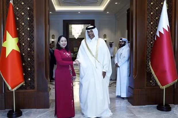 Vice President Vo Thi Anh Xuan (L) and Speaker of the Consultative Assembly of Qatar Hassan bin Abdullah Al-Ghanim (Photo: VNA)
