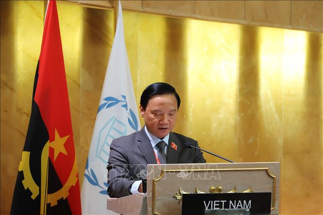 Vice NA Chairman Nguyen Khac Dinh, on behalf of the Vietnamese delegation, addresses the plenary session of IPU 147. (Photo: VNA)