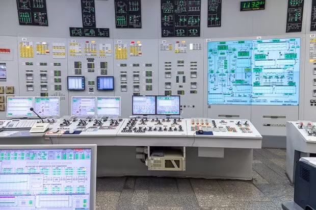 The central control room of a nuclear power plant. (Photo: Shutterstock)
