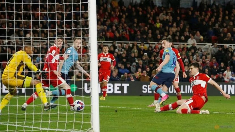 Burnley’s Connor Roberts scores their second goal during their match against Middlesbrough. (Photo: Reuters) 