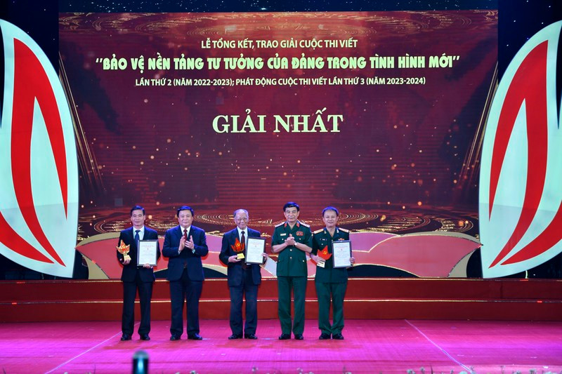 The winners receive their prizes at the ceremony.