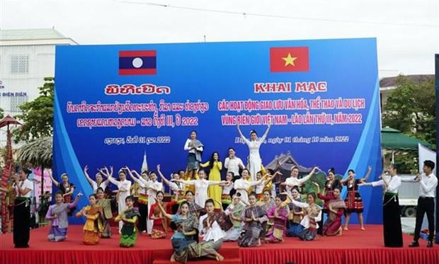 A performance at the opening ceremony of the Vietnam-Laos cultural, sport and tourism festival in Dien Bien province on October 1 (Photo: VNA)