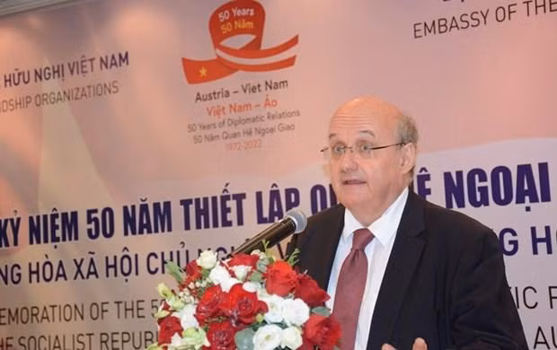 Austrian Ambassador to Vietnam Hans-Peter Glanzer speaks at the event (Photo: VNA) 