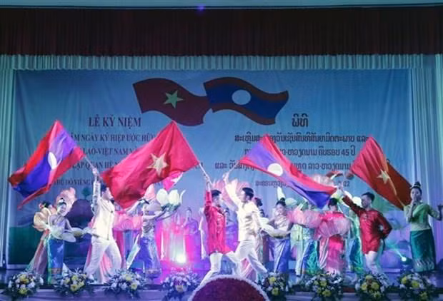 A ceremony marks the 60th anniversary of Vietnam - Laos diplomatic ties. (Photo: VNA)