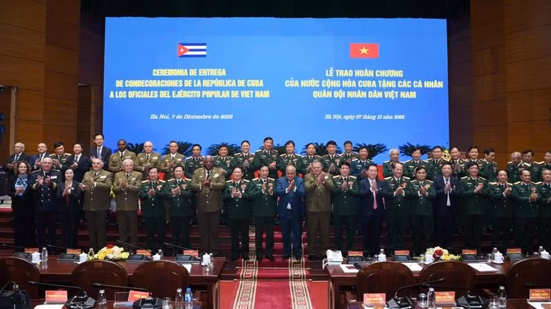 Cuba’s notable Orders presented to Vietnamese army officers