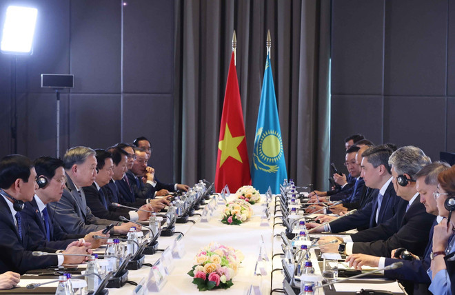 Vietnamese Party leader meets with Kazakh PM in Astana ảnh 1 Vietnamese Party leader meets with Kazakh PM in Astana ảnh 1