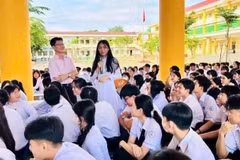 A communication session on “Smoke-free schools” for lower and upper secondary school students.