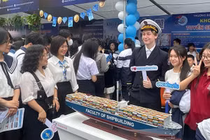 Hai Phong City aims to become one of the country’s leading centres for education and training. In the photo is an enrolment counselling day at Viet Nam Maritime University.