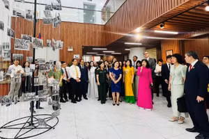 Delegates visit the exhibition space.