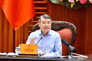 Prime Minister Le Minh Hung speaks at the meeting on the Viet Nam International Financial Centre. (Photo: NDO)