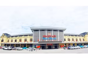 Ha Noi Railway Station deserves recognition as a heritage asset of the railway sector and the transport industry. Photo: KHIEU MINH