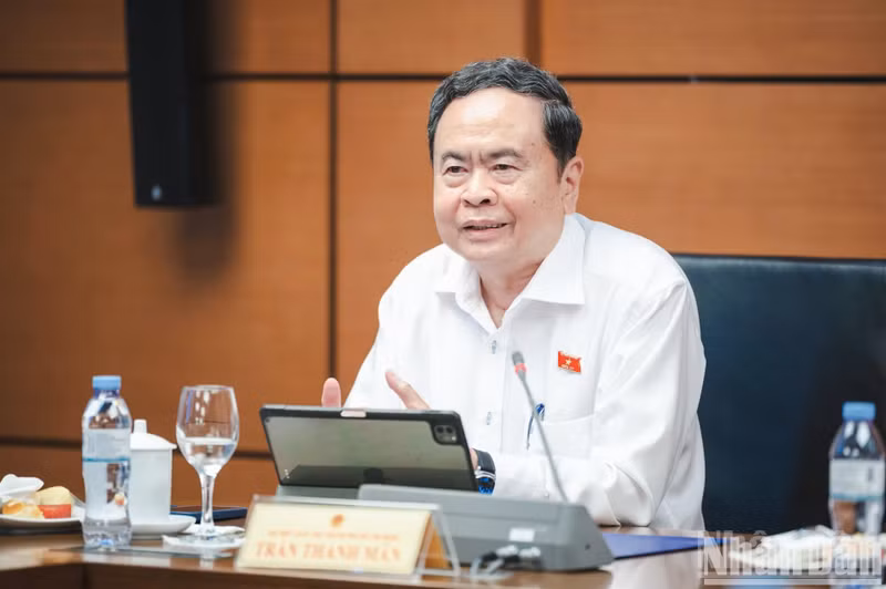 National Assembly Chairman Tran Thanh Man gives remarks during the discussion at Group 2, comprising the delegation of Ho Chi Minh City.