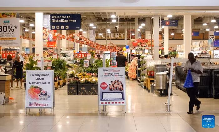 Customers select products at a supermarket in Johannesburg, South Africa, Feb. 18, 2026. South Africa's consumer price inflation eased to 3.5 percent in January, down from 3.6 percent in December 2025, according to data released by Statistics South Africa on Wednesday. (Photo: Xinhua)