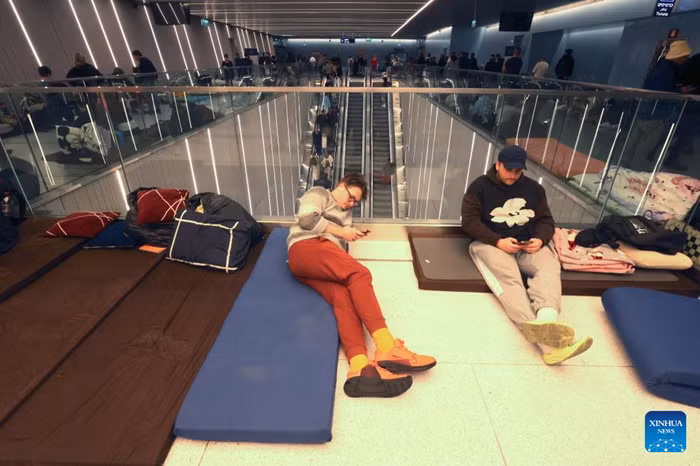 People spend the night on a platform of a subway station in Ramat Gan, Israel, on March 11, 2026. Alarms were activated across Israel on Wednesday night as air defenses detected missiles and rockets launched from Iran and Lebanon. (Photo: Xinhua)