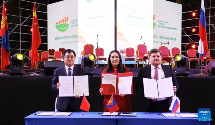 The China-Russia-Mongolia Tea Road Tourism Cooperation and Development Plan for 2025-2026 is signed during the 9th tourism ministerial conference of China, Russia, and Mongolia, in the northern Mongolian city of Darkhan, Nov. 7, 2025. (Xinhua/Bolortsetseg)
