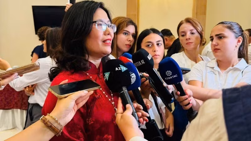 Director of the Viet Nam Film Institute Le Thi Ha gives an interview to Azerbaijani media.