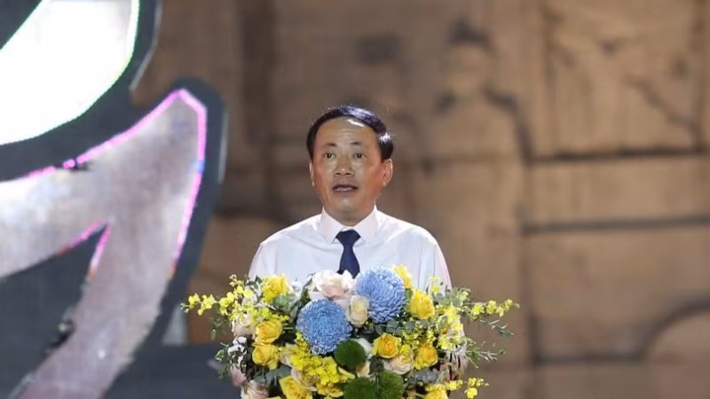 Pham Anh Tuan, Chairman of the Gia Lai Provincial People's Committee, delivers the opening address.