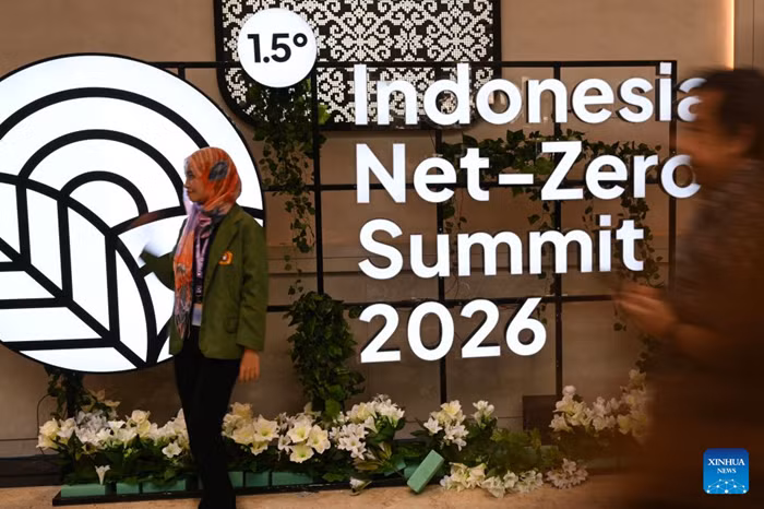 Guests attend the Indonesia Net-Zero Summit (INZS) 2026 in Jakarta, Indonesia, Aug. 1, 2026. Policymakers, diplomats, academics, business leaders, youth representatives and members of civil society gathered in Jakarta on Saturday for the Indonesia Net-Zero Summit (INZS) 2026, where participants called for turning climate pledges into concrete action. (Xinhua)