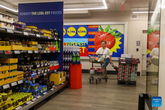 A woman shops at a grocery store in New York, the United States, on Aug. 12, 2025. The U.S. Consumer Price Index (CPI) increased 0.2 percent in July and 2.7 percent year-on-year, the U.S. Bureau of Labor Statistics (BLS) reported Tuesday. (Photo: Xinhua)