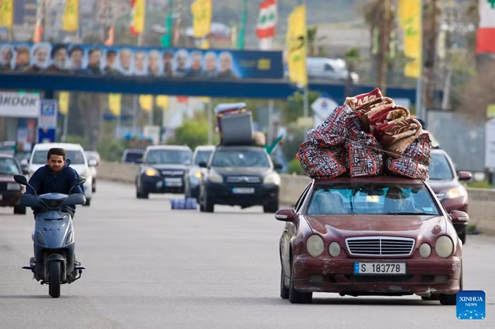 Photo taken on April 17, 2026 shows displaced people from southern Lebanon returning to their homes after the ceasefire in Qasmiyeh, Lebanon. A 10-day ceasefire between Israel and Lebanon took effect on Friday, following an announcement earlier by U.S. President Donald Trump. (Photo: Xinhua)