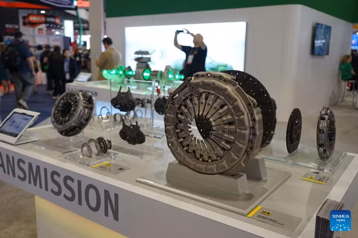 Photo taken on Nov. 4, 2025 shows a heavy-duty clutch for commercial vehicles displayed at the Automotive Aftermarket Products Expo 2025 (AAPEX) in Las Vegas, Nevada, the United States. The Automotive Aftermarket Products Expo 2025, held in Las Vegas from Tuesday to Thursday, features more than 2,700 global exhibitors across 5,500 booths and is expected to attract over 45,000 attendees from more than 120 countries, said the organizers. (Photo: Xinhua)