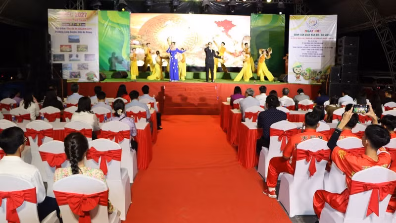 A view of the opening ceremony.