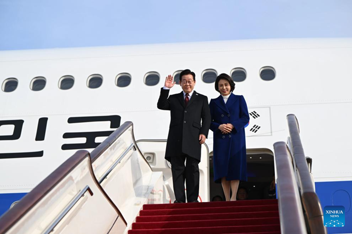 President of the Republic of Korea Lee Jae Myung arrives in Beijing, capital of China, Jan. 4, 2026. At the invitation of Chinese President Xi Jinping, President of the Republic of Korea Lee Jae Myung arrived in Beijing on Sunday for a state visit to China from Jan. 4 to 7. It is Lee's first visit to China since he took office. (Photo: Xinhua) 